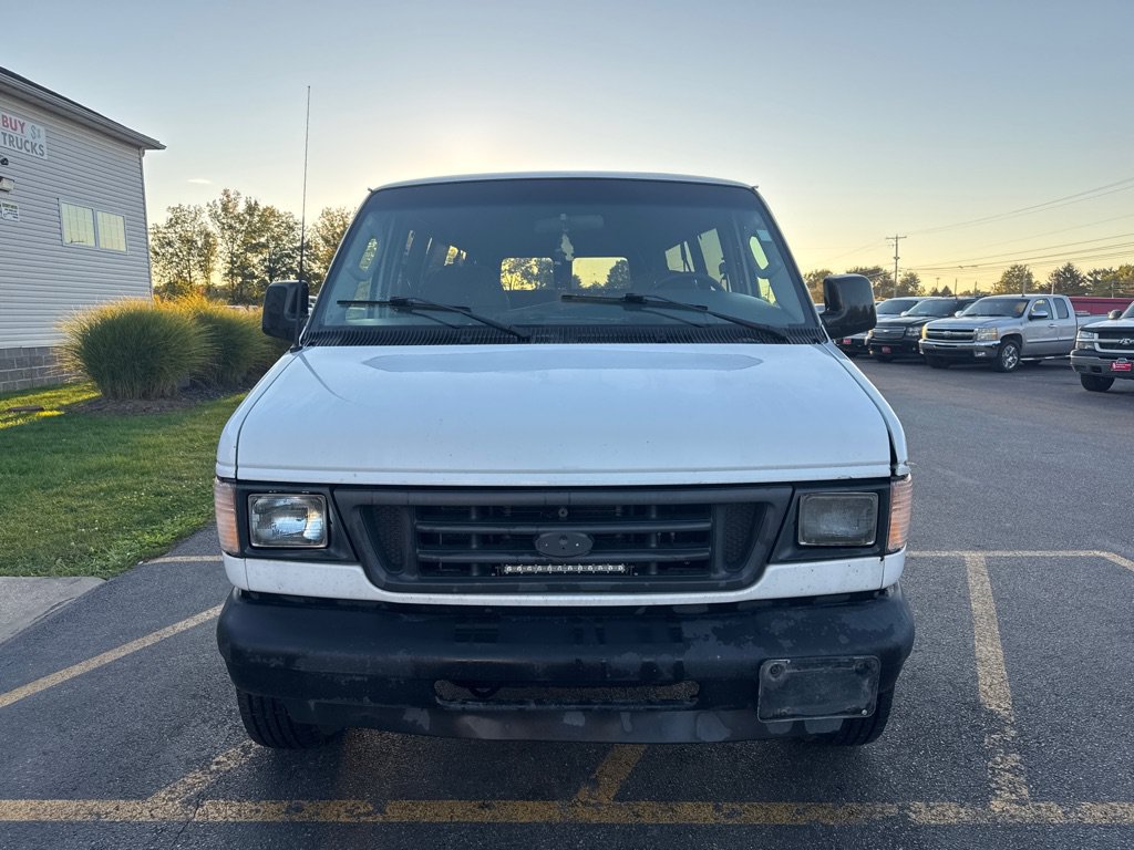 Used 2003 Ford E-350 and Econoline 350 XL RWD image 3