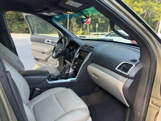 Used 2013 Ford Explorer XLT AWD/4WD image 12