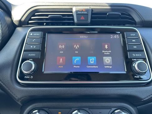 Used 2022 Nissan Versa S FWD image 17