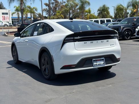 New 2026 Toyota Prius Plug-In Hybrid FWD image 8