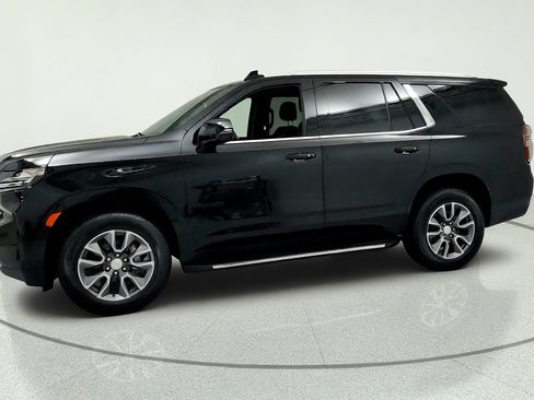 Used 2023 Chevrolet Tahoe LT w/ Luxury Package AWD/4WD image 2