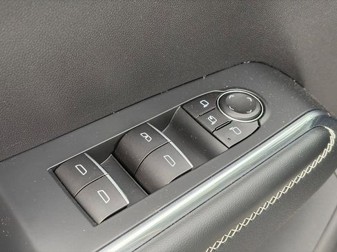 Used 2025 GMC Acadia Denali FWD image 22
