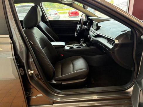 Used 2024 Nissan Altima 2.5 S FWD image 28
