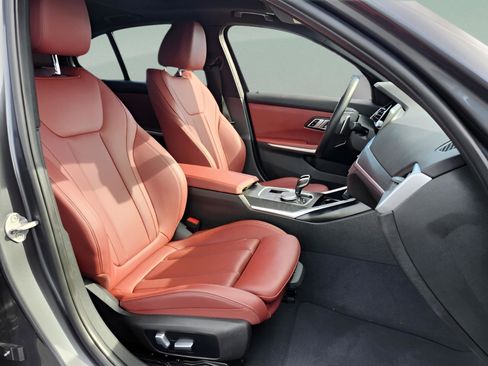 Certified 2022 BMW 330i Sedan w/ Driving Assistance Package image 16