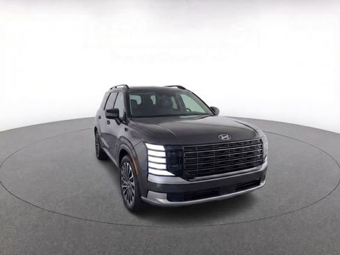 Used 2026 Hyundai Palisade Calligraphy image 2