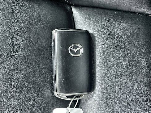 Used 2023 MAZDA MAZDA3 s image 32