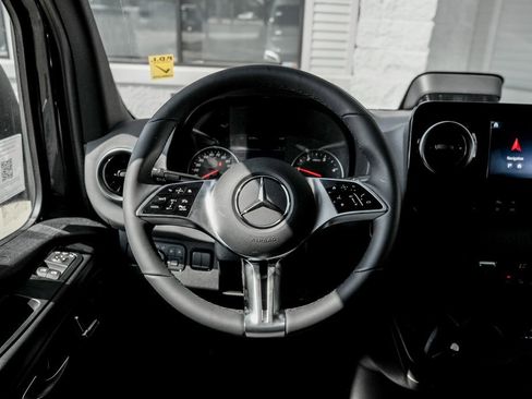 New 2025 Mercedes-Benz Sprinter 2500 image 17