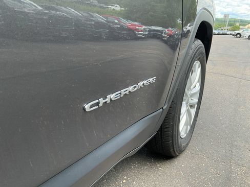 Used 2022 Jeep Cherokee Latitude Lux AWD/4WD image 18