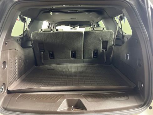 Used 2021 Chevrolet Suburban LT image 24