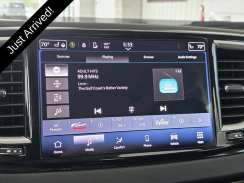 Used 2024 Chrysler Pacifica Touring-L FWD image 21