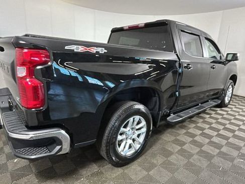 Used 2024 Chevrolet Silverado 1500 LT AWD/4WD image 3