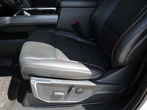 Used 2023 Ford F350 Lariat image 14