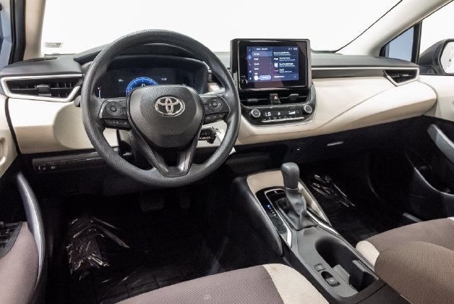 Used 2026 Toyota Corolla LE FWD image 7