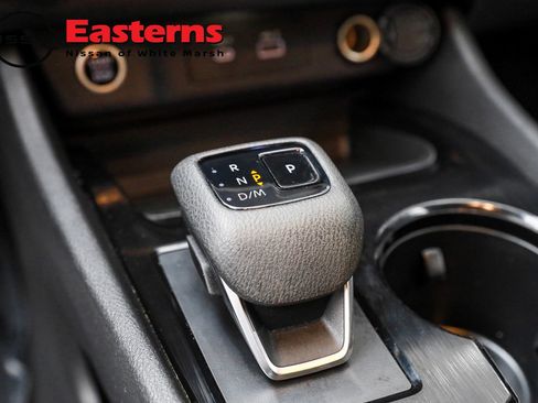 Used 2022 Nissan Rogue SV image 15