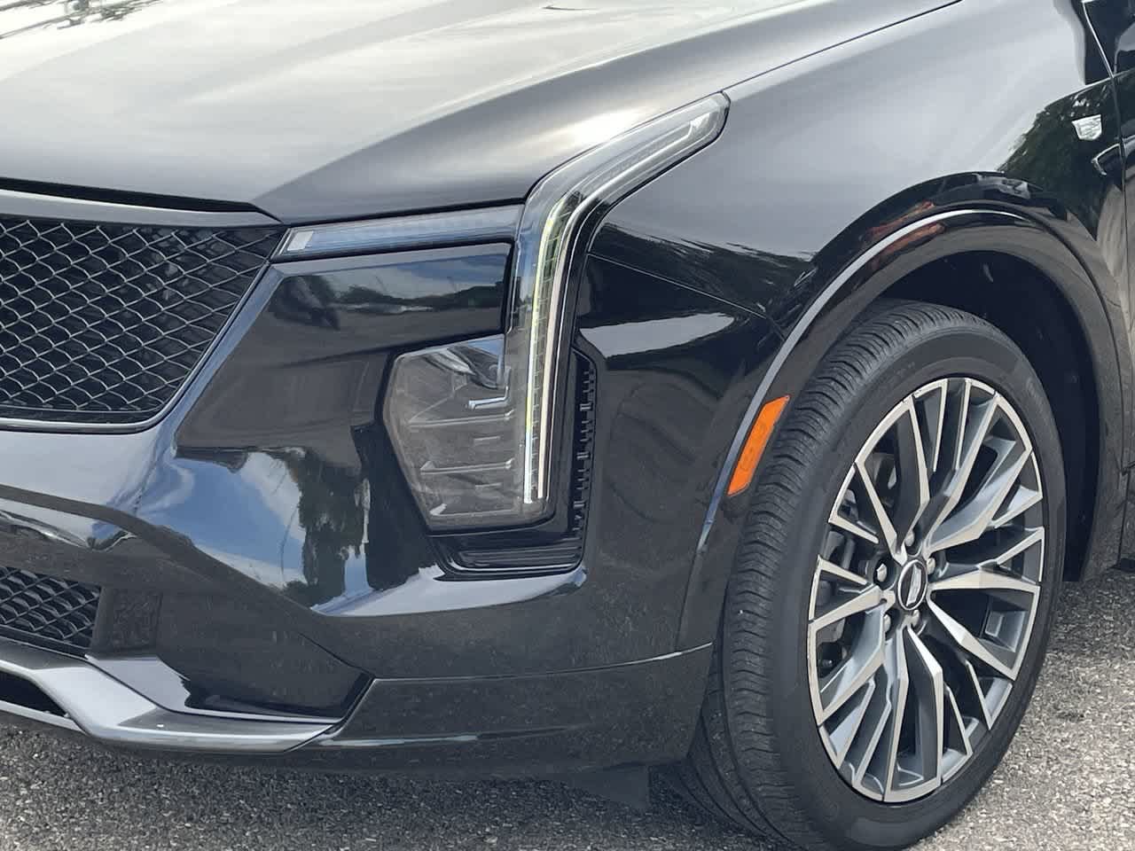 Certified 2024 Cadillac XT4 Sport AWD/4WD image 38