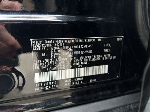 Used 2021 Toyota RAV4 XLE w/ Convenience Package image 19