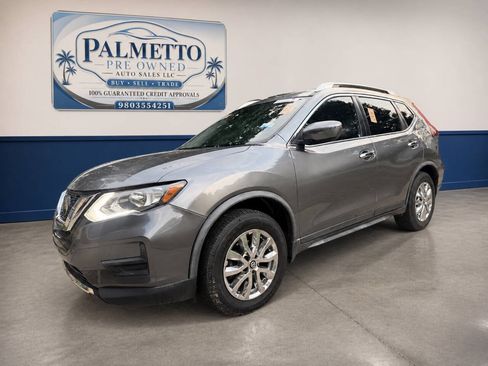 Used 2019 Nissan Rogue S w/ Special Edition Package FWD image 2