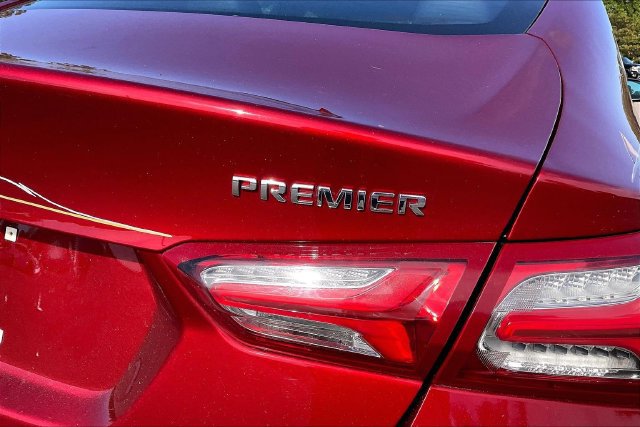 Used 2022 Chevrolet Malibu Premier FWD image 23