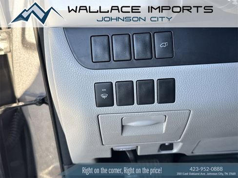 Used 2016 Toyota Highlander XLE image 35