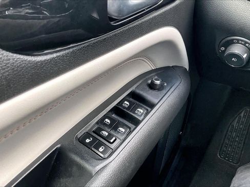 Used 2025 Jeep Compass Limited AWD/4WD image 33