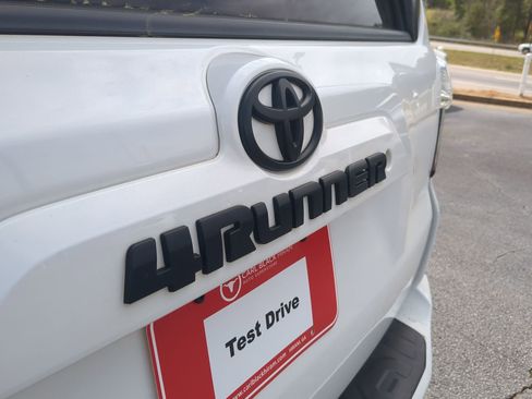 Used 2018 Toyota 4Runner SR5 Premium image 28