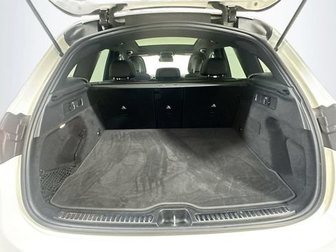 Used 2024 Mercedes-Benz GLC 300 4MATIC image 23