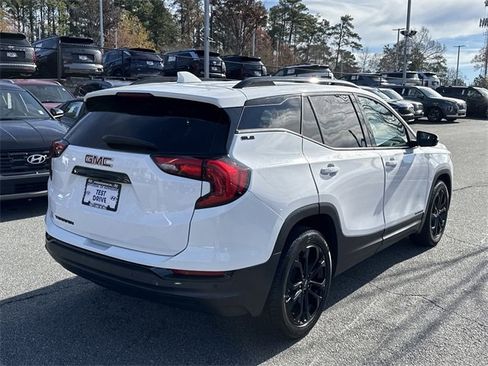 Used 2021 GMC Terrain SLE w/ Elevation Edition image 7