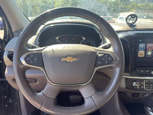 Used 2019 Chevrolet Traverse LT w/ LT Premium Package FWD image 17