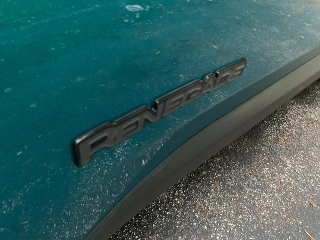 Used 2022 Jeep Renegade Altitude AWD/4WD image 3