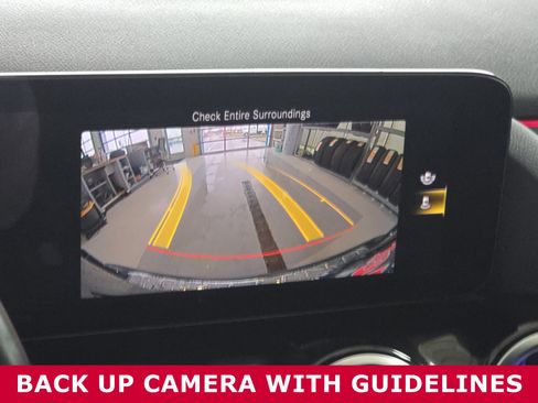 Used 2023 Mercedes-Benz GLA 250 4MATIC image 3