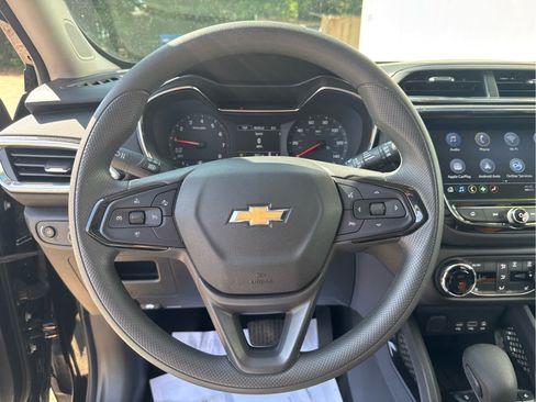 Used 2023 Chevrolet TrailBlazer LT w/ Convenience Package FWD image 23