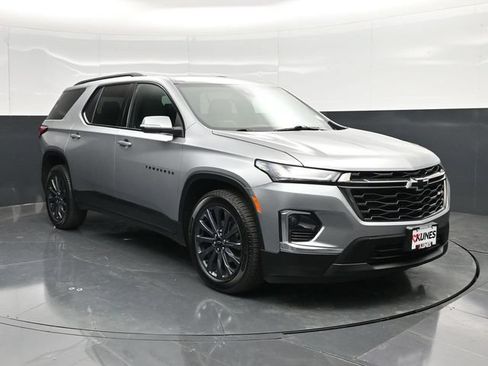 Used 2023 Chevrolet Traverse RS w/ LPO, Floor Liner Package AWD/4WD image 6