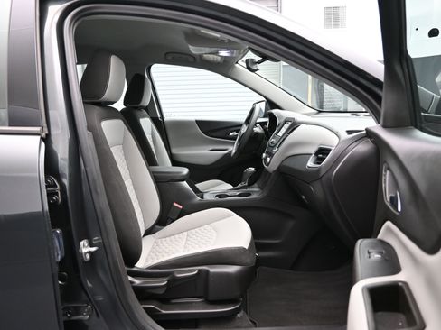 Used 2019 Chevrolet Equinox LS image 12