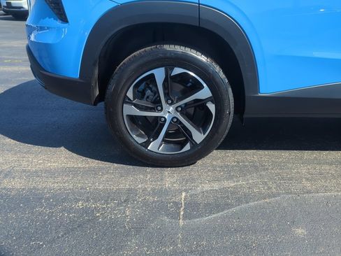 Certified 2024 Chevrolet Trax RS FWD image 12