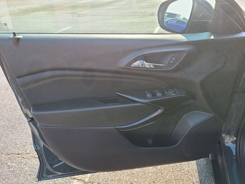 New 2026 Chevrolet Trax LT w/ LT Convenience Package FWD image 19