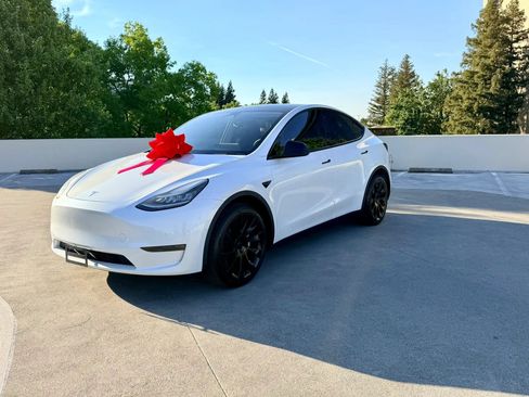 Used 2020 Tesla Model Y Long Range AWD/4WD image 19