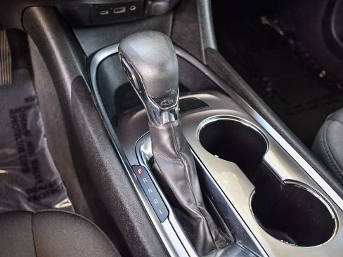 Used 2021 Chevrolet Malibu LT image 19