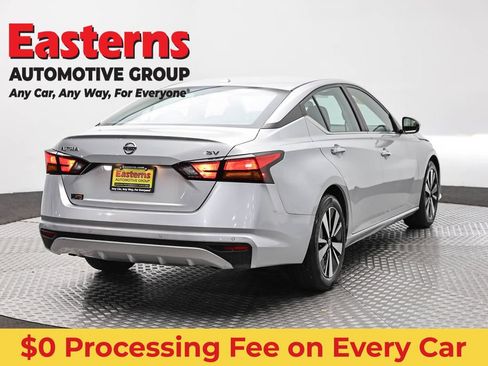 Used 2022 Nissan Altima 2.5 SV FWD image 5