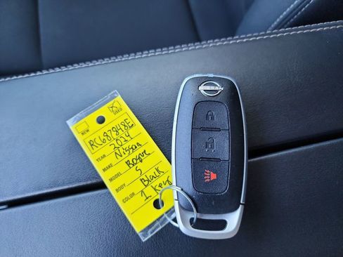 Used 2024 Nissan Rogue S image 42