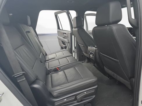 Used 2025 Chevrolet Tahoe LT AWD/4WD image 11