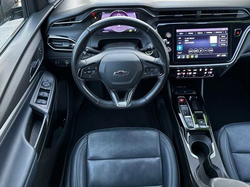 Used 2022 Chevrolet Bolt EUV LT w/ Convenience Package image 16