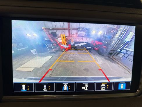 Used 2021 GMC Yukon XL Denali w/ LPO, Illumination Package image 21