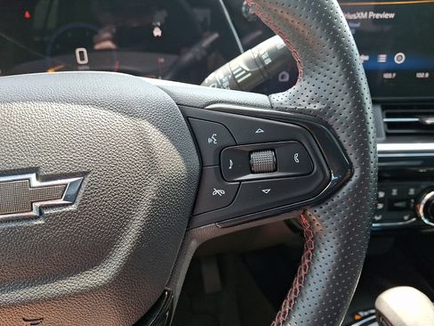 Certified 2024 Chevrolet Trax RS w/ Sunroof Package FWD image 20