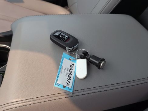 Used 2024 Honda Pilot Touring image 34