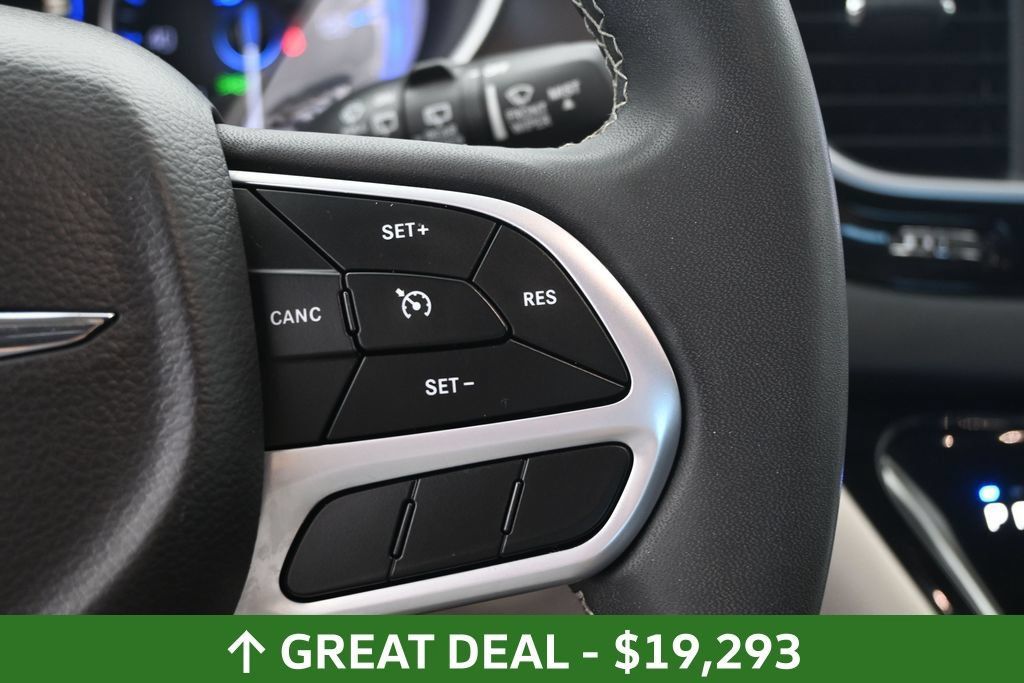 Used 2023 Chrysler Voyager LX FWD image 32