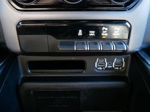 Used 2021 RAM 1500 Laramie image 29