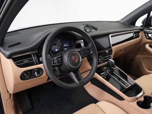 Certified 2026 Porsche Macan S AWD/4WD image 4
