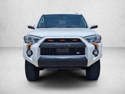 Used 2020 Toyota 4Runner SR5 AWD/4WD image 2
