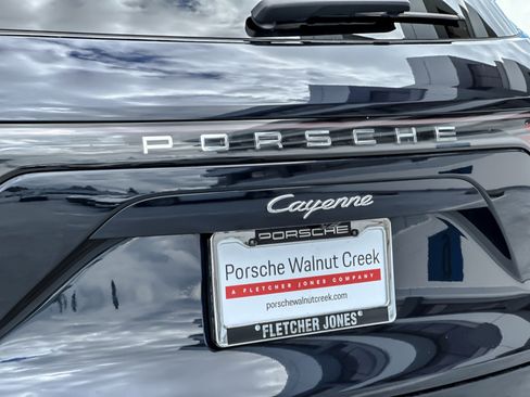 Certified 2023 Porsche Cayenne image 27