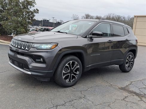 Used 2022 Jeep Compass Limited image 8